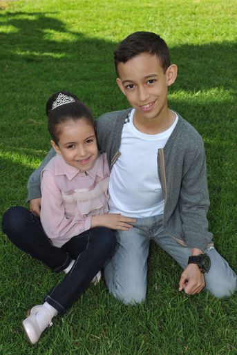 Le prince Moulay El Hassan du Maroc avec sa petite soeur la princesse Lalla Khadija, le 5 mars 2013