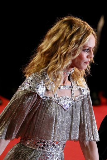 Vanessa Paradis monte les marches à Cannes le 17 mai 2018
