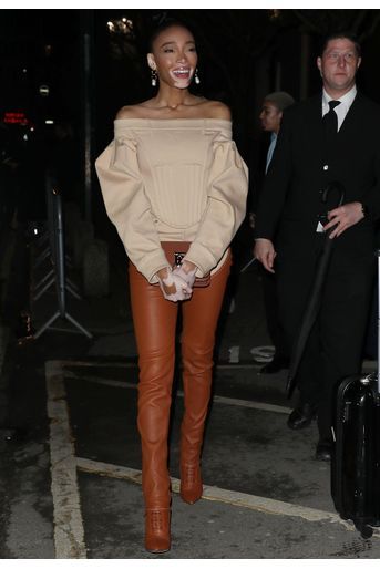 Le mannequin Winnie Harlow arrive au défilé Burberry lors de la Fashion Week de Londres le 17 février 2020. 
