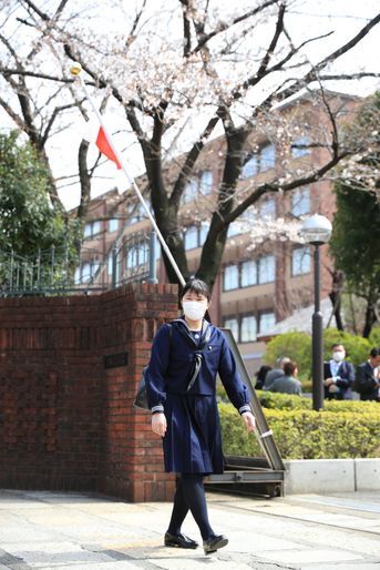 La princesse Aiko du Japon portant un masque à Tokyo, le 22 mars 2020