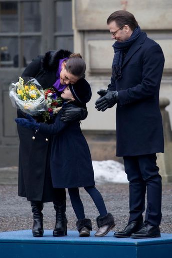 La princesse Estelle de Suède avec la princesse Victoria et le prince Daniel à Stockholm, le 12 mars 2018
