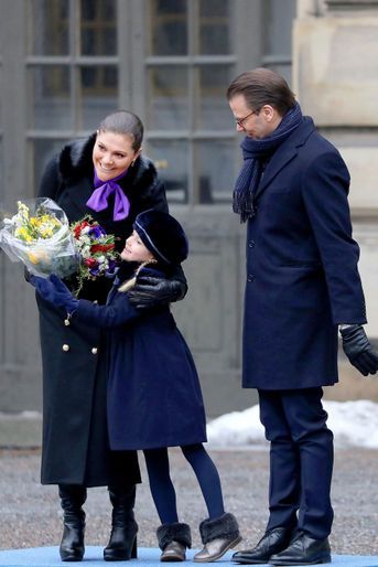 La princesse Estelle de Suède avec la princesse Victoria et le prince Daniel à Stockholm, le 12 mars 2018