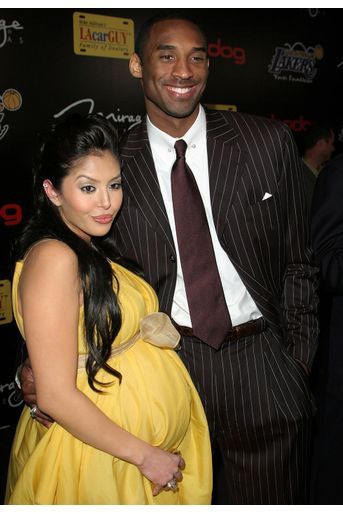 Vanessa (alors enceinte de leur fille Gianna) et Kobe Bryant lors d'une soirée à Santa Monica le 12 avril 2006
