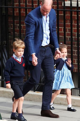 Le Prince George Et La Princesse Charlotte Rencontrent Leur Petit Frère 3