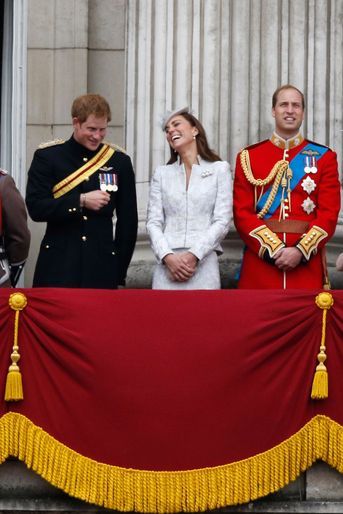 Kate, William et Harry complices au balcon de Buckingham, le 14 juin 2014