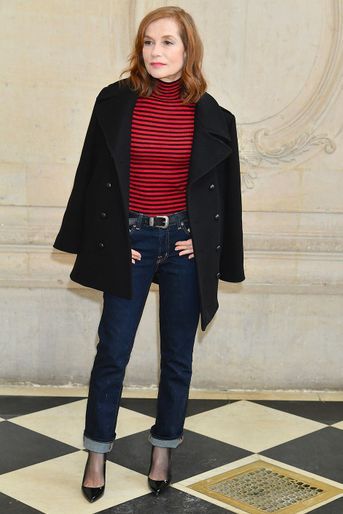 Isabelle Huppert au défilé Dior pendant la Fashion Week de Paris