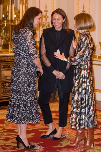La duchesse Catherine de Cambridge avec Caroline Rush et Anna Wintour à Londres, le 19 février 2018