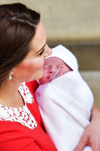 Kate Middleton Rayonnante À La Sortie De La Maternité     12
