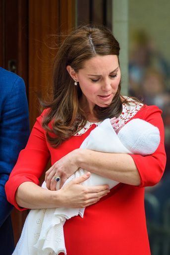 Kate Middleton Rayonnante À La Sortie De La Maternité     26