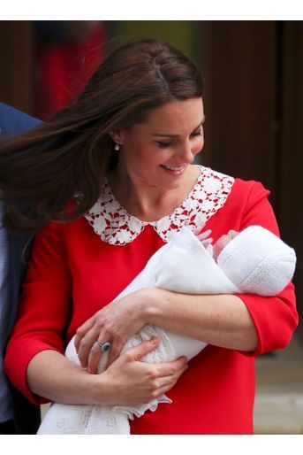 Kate Middleton Rayonnante À La Sortie De La Maternité     43