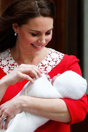Kate Middleton Rayonnante À La Sortie De La Maternité     46