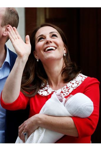Kate Middleton Rayonnante À La Sortie De La Maternité     50