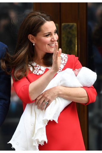 Kate Middleton Rayonnante À La Sortie De La Maternité     7