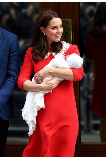 Kate Middleton Rayonnante À La Sortie De La Maternité     8
