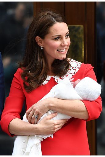 Kate Middleton Rayonnante À La Sortie De La Maternité     9