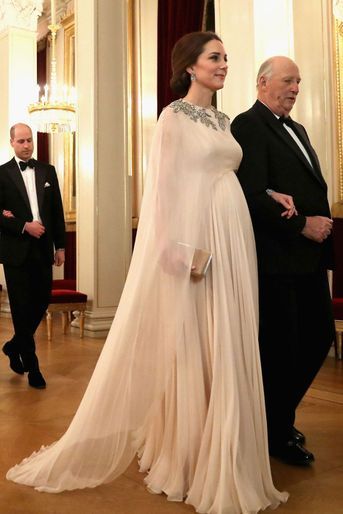 La duchesse de Cambridge dans une robe su soir Alexander McQueen en Norvège, le 1er février 2018