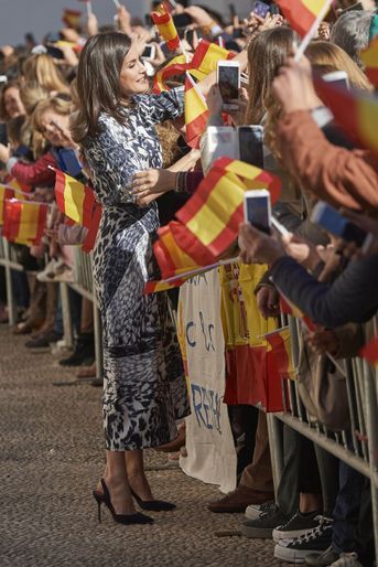 La reine Letizia d&#039;Espagne dans une robe Victoria Beckham à Ecija, le 6 février 2020