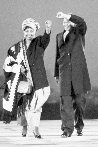Winnie et Nelson Mandela, en juin 1990.