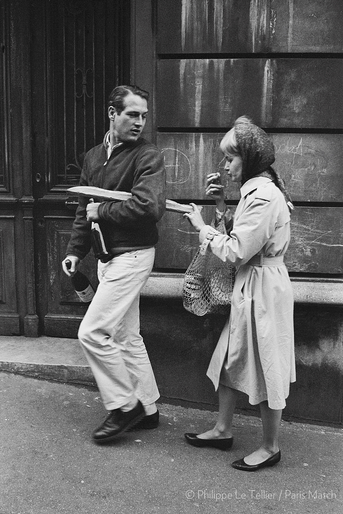Paul Newman et son épouse Joanne Woodward en France à l&#039;occasion du tournage de &quot;Paris Blues&quot;, de Martin Ritt. 
