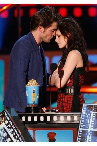 Ils ont même reçu le Movie Award du meilleur baiser partagé en 2009... Alors, amour ou comédie ?
