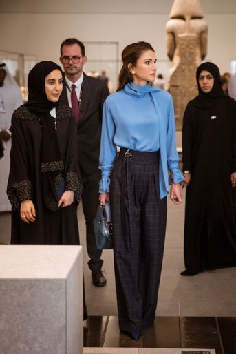 La reine Rania de Jordanie au Louvre Abu Dhabi, le 8 février 2018