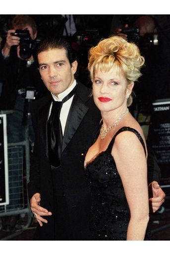 Si le film est... mauvais, ses acteurs principaux, eux, forment l'un des rares couples du cinéma qui dure. Antonio Banderas et Melanie Griffith se sont mariés en 1996 et filent encore le parfait amour. 