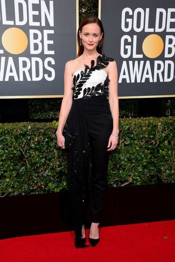 Alexis Bledel dans une combinaison Oscar de la Renta aux Golden Globes 2018