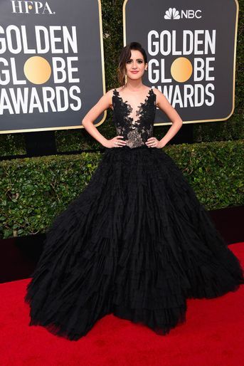 Laura Marano dans une robe Rita Vinieris Couture aux Golden Globes 2018