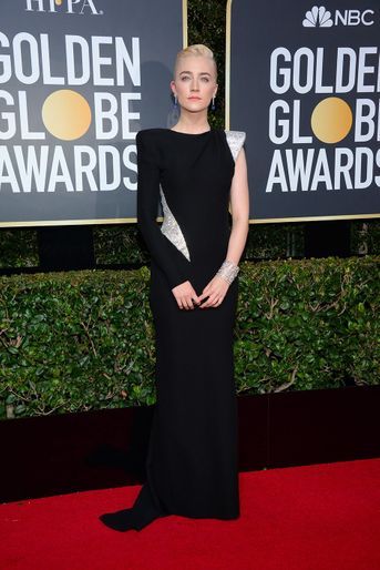 Saoirse Ronan dans une robe Versace aux Golden Globes 2018