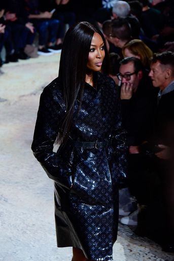 Naomi Campbell au défilé Louis Vuitton à Paris le 18 janvier