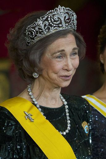 La reine Sofia d'Espagne coiffée du diadème "fleur de lys", le 9 juin 2014