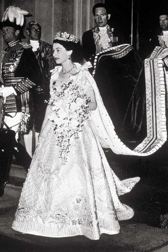 La reine Elizabeth II le jour de son couronnement, le 2 juin 1953