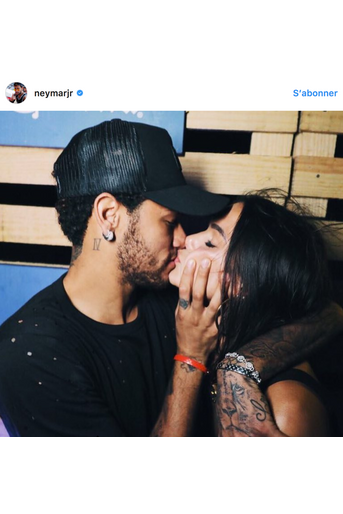 Neymar vit une idylle compliquée avec l'actrice et mannequin Bruna Marquezine depuis 2011.