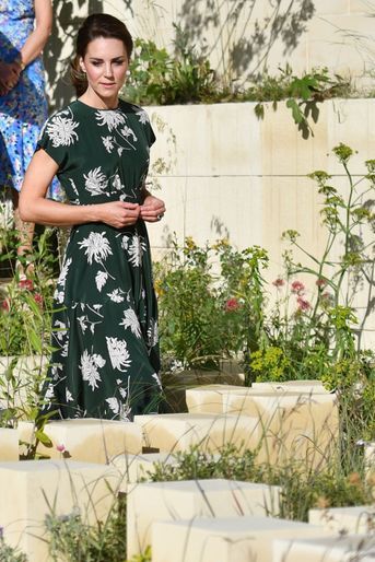 La duchesse Catherine de Cambridge dans une robe Rochas à Londres le 22 mai 2017