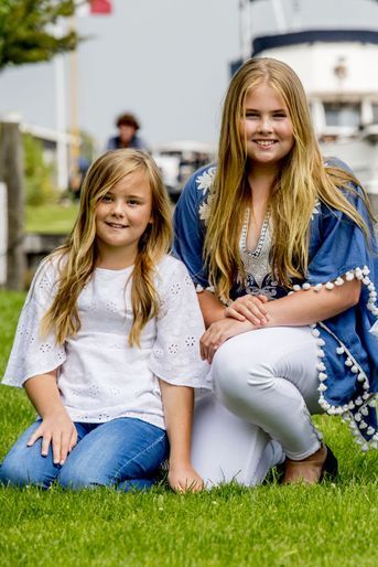 Les princesses Ariane et Catharina-Amalia des Pays-Bas à Warmond, le 7 juillet 2017