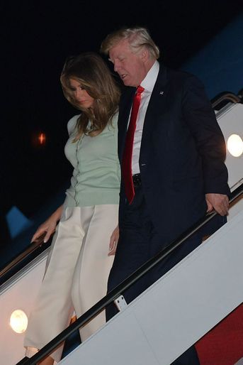 Melania et Donald Trump à leur descente d&#039;Air Force One, le 27 mai 2017.
