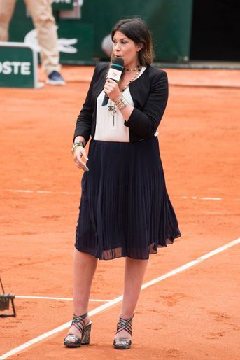 Marion Bartoli sur les courts de Roland Garros en tant que consultante, le 2 juin 2017.