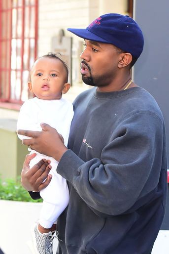 Kanye West et son fils Saint.