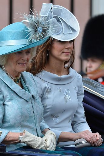La duchesse Catherine de Cambridge en Erdem à la cérémonie Trooping the Colour à Londres le 16 juin 2012