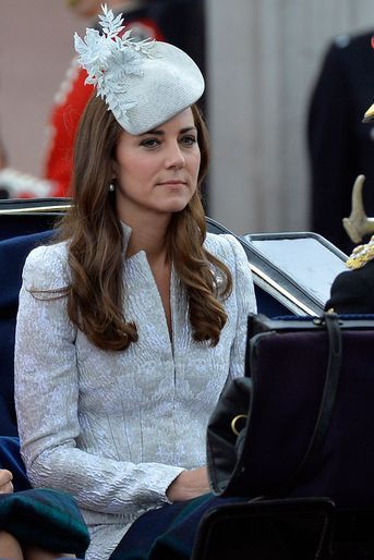 La duchesse Catherine de Cambridge en Alexander McQueen à la cérémonie Trooping the Colour à Londres le 14 juin 2014