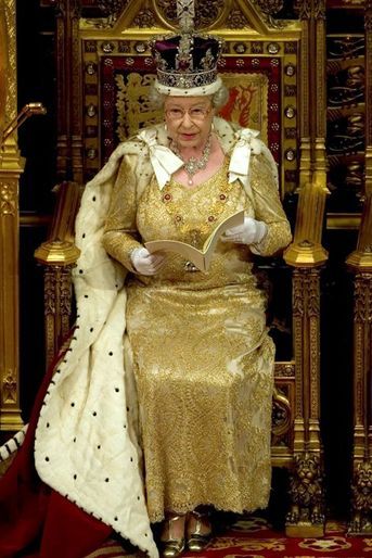 La reine Elizabeth II au Parlement à Londres, le 23 novembre 2004