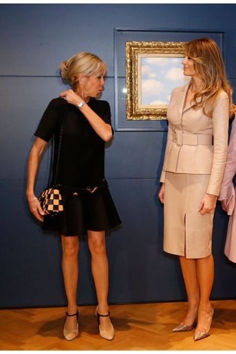 Rencontre entre Brigitte Macron et Melania Trump au musée Magritte, à Bruxelles jeudi après-midi. 