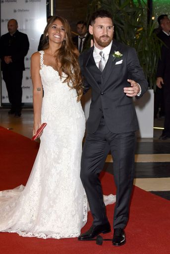 Lionel Messi et Antonella Roccuzzo se sont mariés vendredi en Argentine, à Rosario.