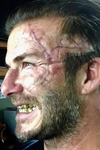 David Beckham transformé par le maquillage. 