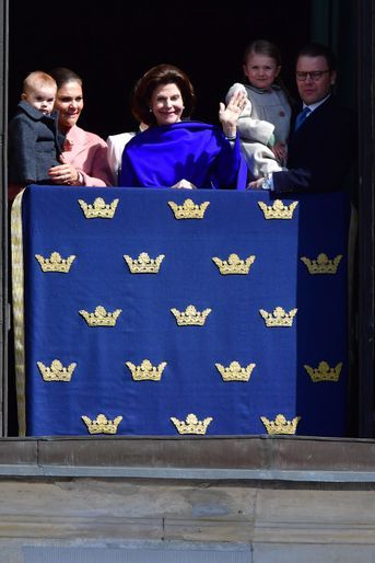 La reine Silvia de Suède, les princesses Victoria, Sofia et Estelle, et les princes Daniel et Oscar à Stockholm, le 30 avril 2017