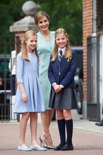 La reine Letizia d'Espagne avec ses filles les princesses Leonor et Sofia à Madrid, le 17 mai 2017