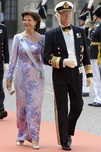 La reine Silvia et le roi Carl XVI Gustaf de Suède à Stockholm, le 13 juin 2015