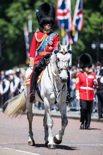 Le prince William en uniforme de Horse Guard à Londres, le 10 juin 2017
