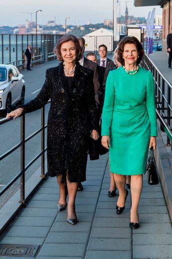 La reine Silvia de Suède et l'ancienne reine Sofia d'Espagne se rendent au dîner du  Dementia Forum X à Stockholm, le 18 mai 2017