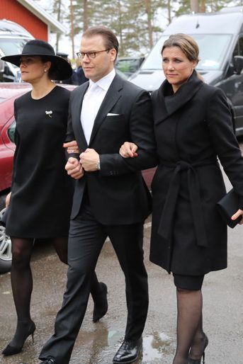 La princesse Victoria et le prince Daniel de Suède avec la princesse Märtha Louise de Norvège à Alingsas, le 11 mai 2017